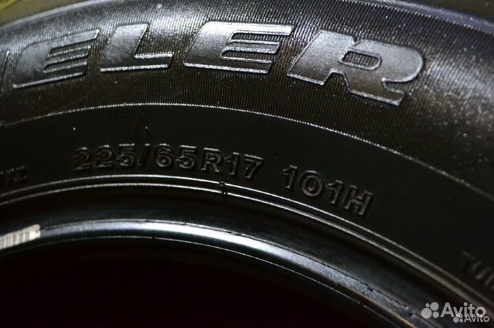 Bridgestone Dueler H/T D687 225/65 R17