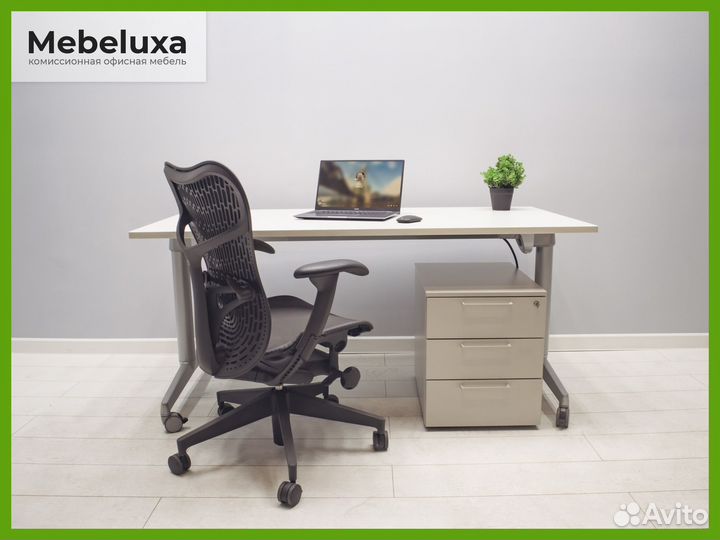 Компьютерный стол с тумбой импортные