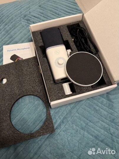 Динамический микрофон профессиональный