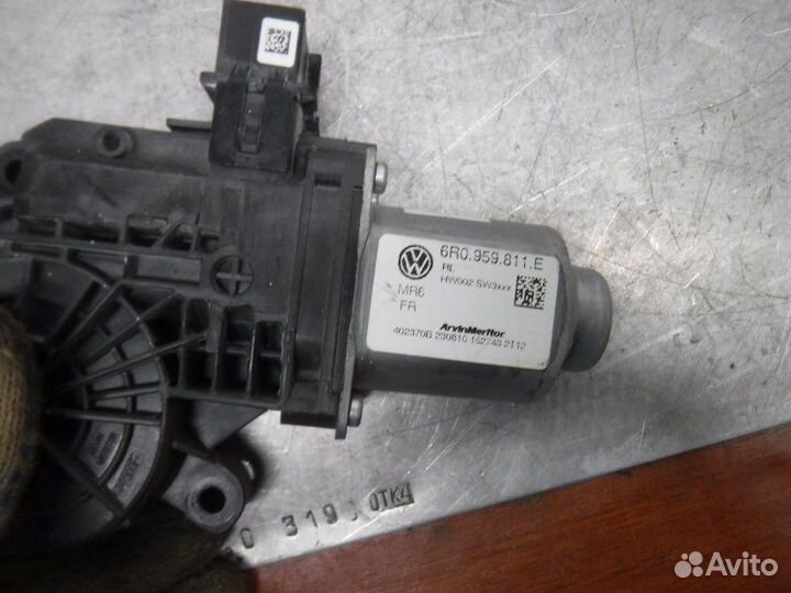 Мотор стеклоподъемника задний левый Volkswagen