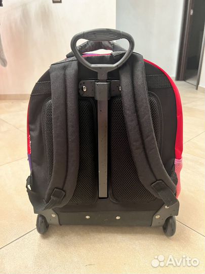 Рюкзак для девочки на колесиках