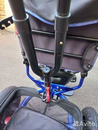 Трехколесный велосипед с ручкой