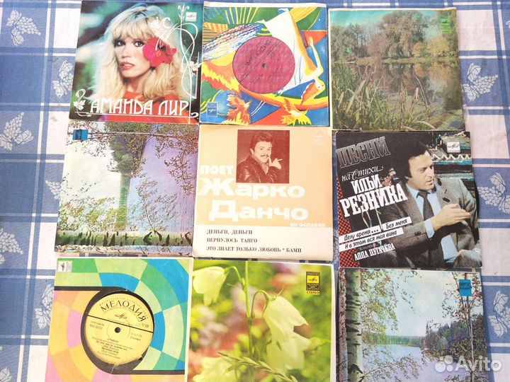 Виниловая маленькая пластинка в отличном состоянии