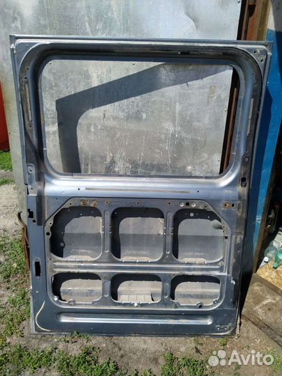 Боковая дверь на Ford Transit левая