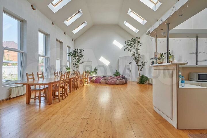 Коттедж 205 м² на участке 12 сот.