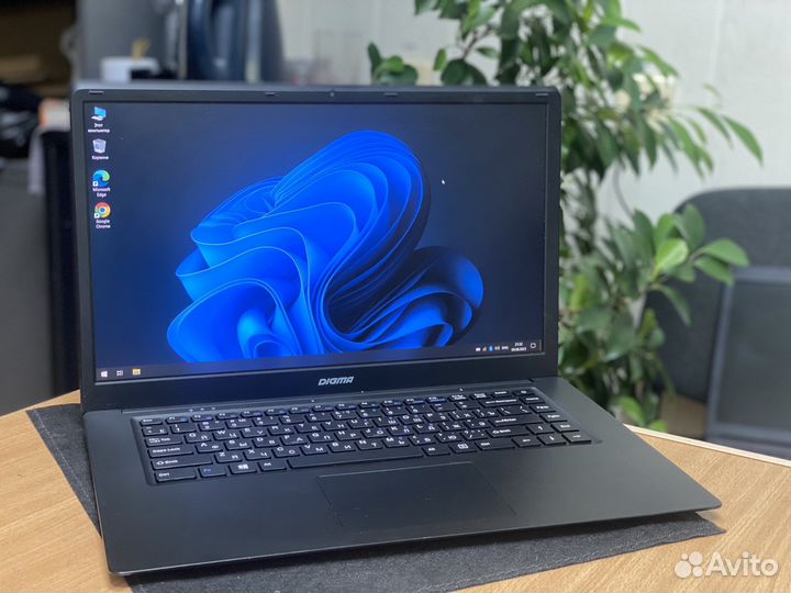 Тонкий ноутбук с большим временем работы 2/2/32