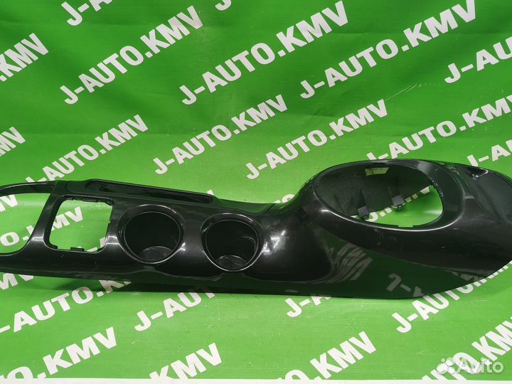 Консоль Nissan Juke