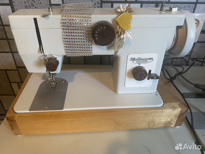 Швейная машина typical