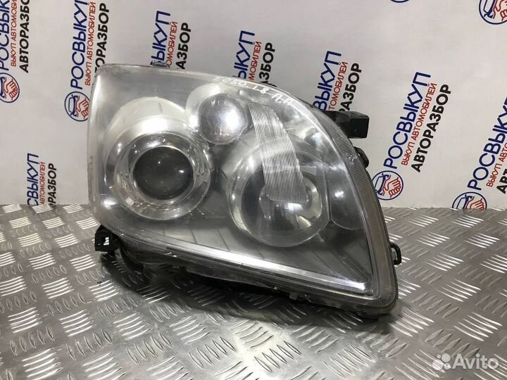 Фара правая Toyota Avensis 2 T250