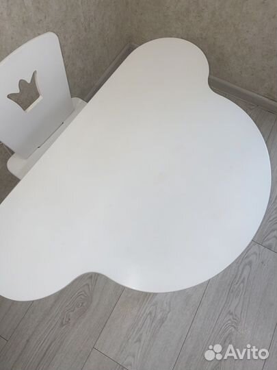 Детский стол со стулом