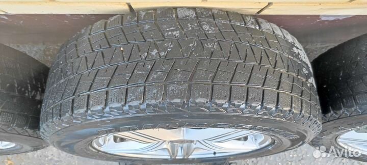 Bridgestone Blizzak DM-V1 225/65 R17