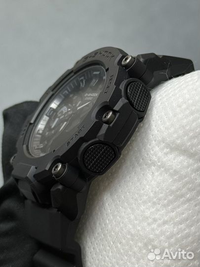 Часы Casio G-Shock GA-2200BB-1A