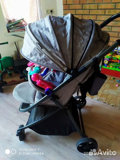 Прогулочная коляска