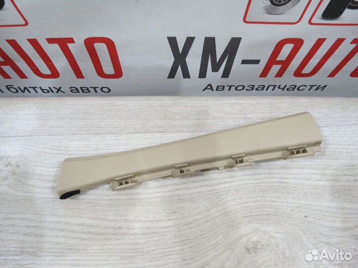 Обшивка стойки передняя правая Audi A7