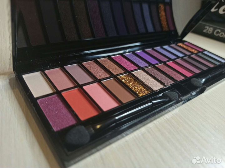 Палитра теней палетка на 28 цветов