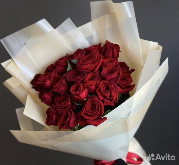 Розы высокие купить в подарок в розницу