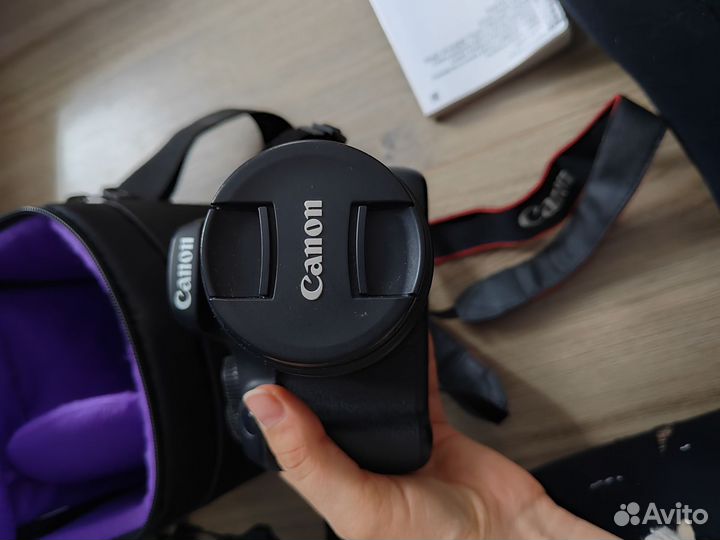 Зеркальный фотоаппарат Canon eos 4000d