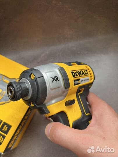 Импакт dewalt DCF887