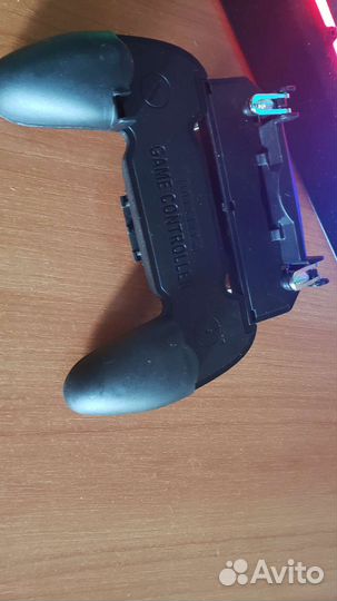 Игровой контроллер для телефона