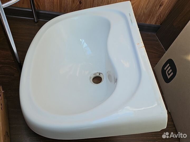 Раковина в ванную бу