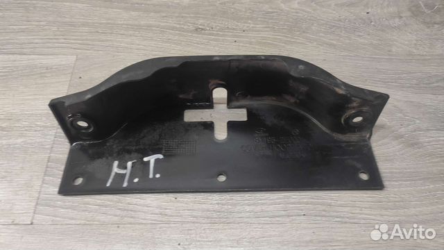 Накладка замка капота Hyundai Tucson