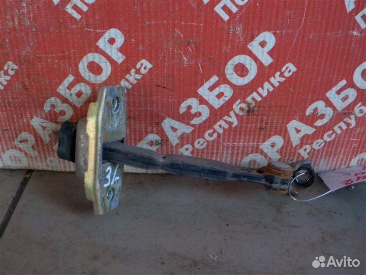 Ограничитель хода двери задний левый Toyota Rav 4