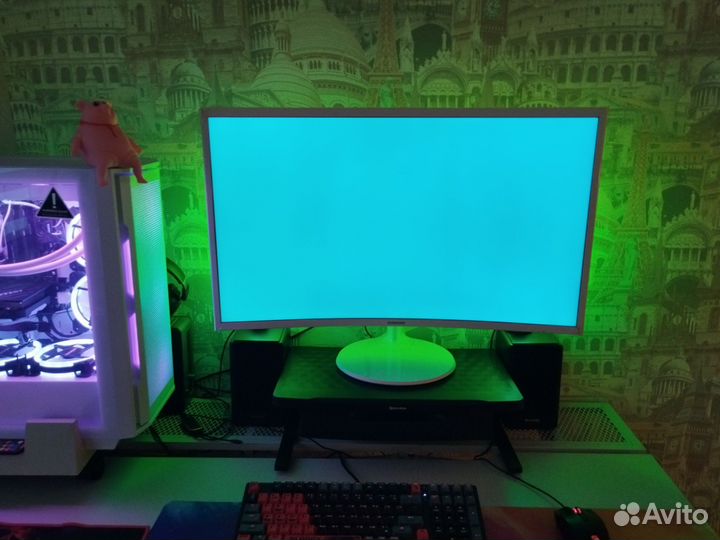 Монитор Samsung 31.5