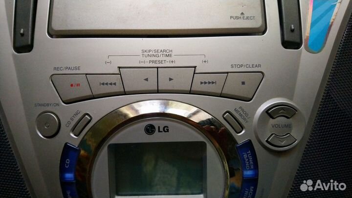 Магнитола LG LPC-LM735