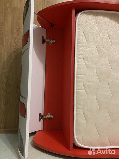 Детская кровать машина с матрасом