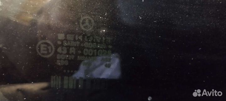 Стекло задней правой форточки mercedes w414