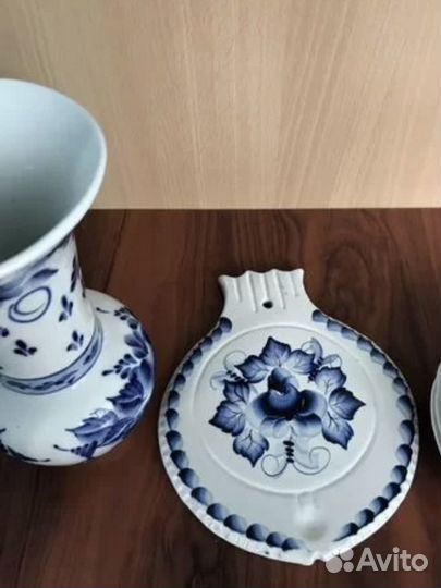 Вазочка СССР Гжель. Красный май