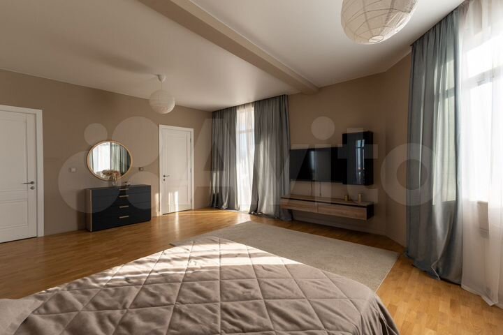 Дом 390 м² на участке 5 сот.