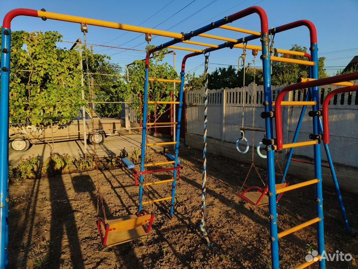 Детский уличный спорткомплекс 