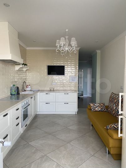 2-к. квартира, 79 м², 14/17 эт.