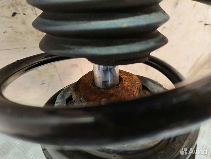 Стойка амортизатора переднего правого BMW 3 E46 824903556624, 1096850 Дизель 2.0 2000