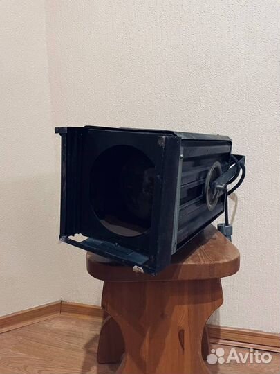 Прожектор театральный, софит пртлг 1