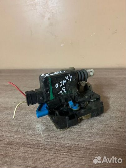 Замок левой двери kangoo