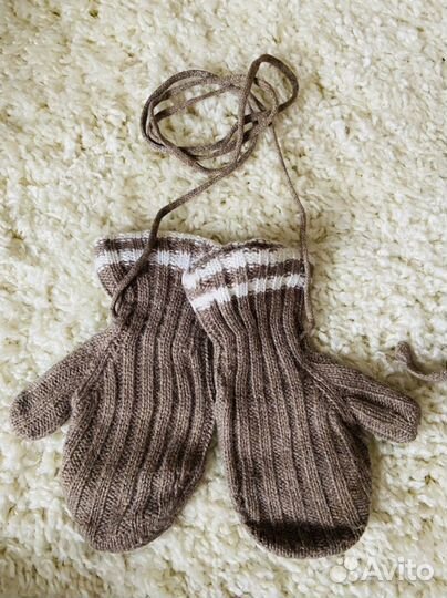 Комплект шапка и варежки chobi