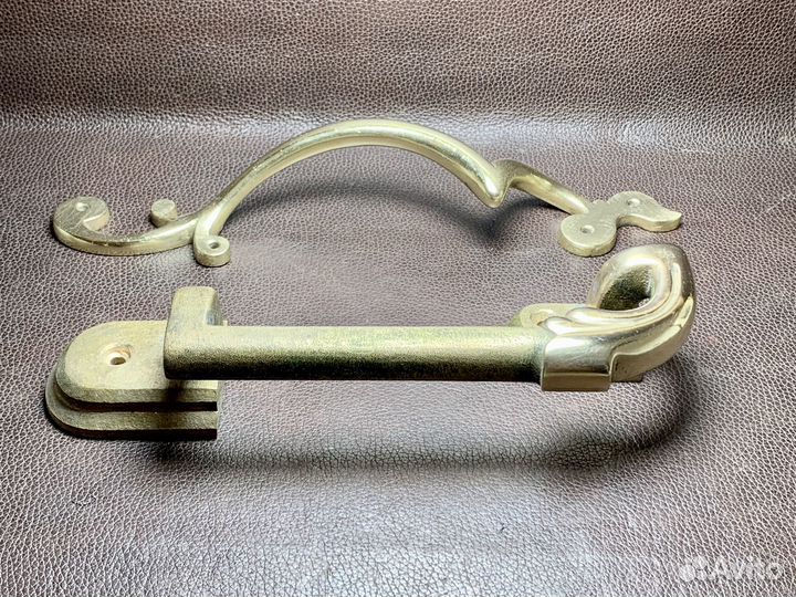 Старинные большие дверные ручки. Модерн