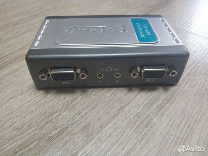 KVM переключатель D-Link KVM-221