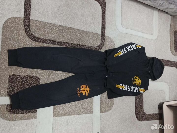 Спортивный костюм