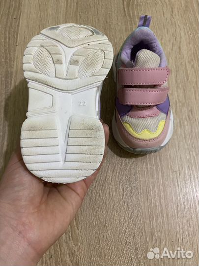 Кросовки на девочку 22 размер