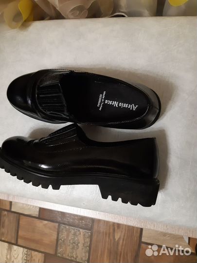 Лоферы - туфли женские 38 размер