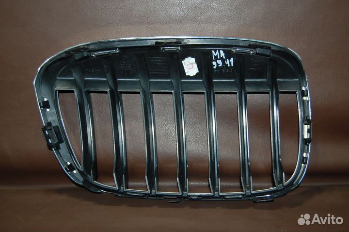 Решетка радиатора левая - BMW X1 F48 (2015-19гг)