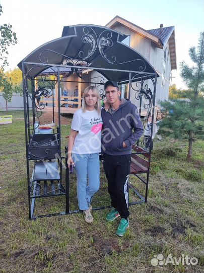 Мангал с крышей