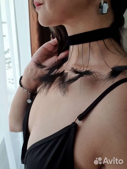 Чокер колье перья