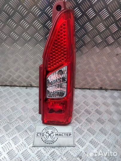 Фонарь задний правый Peugeot Partner 1.6