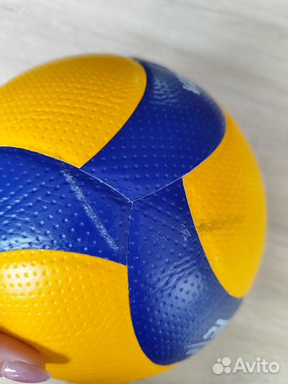 Волейбольный мяч mikasa v200w