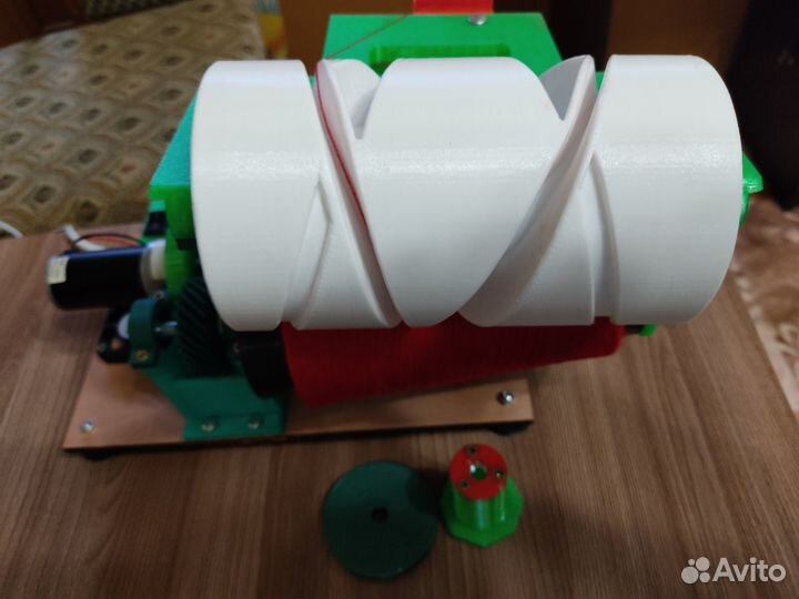 Электрическая моталка для пряжи на конус