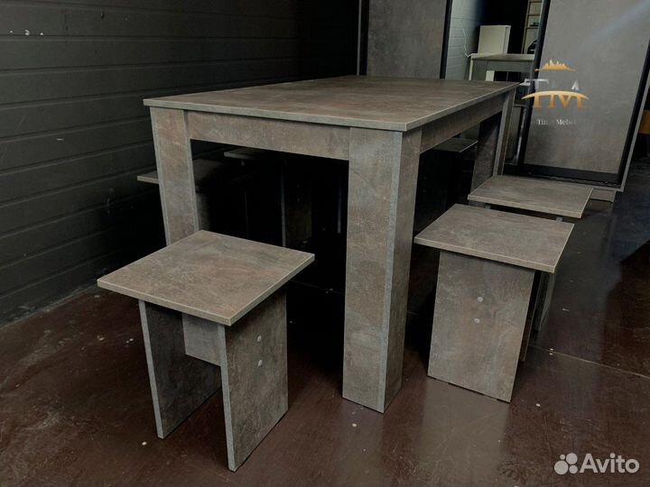 Кухонный стол